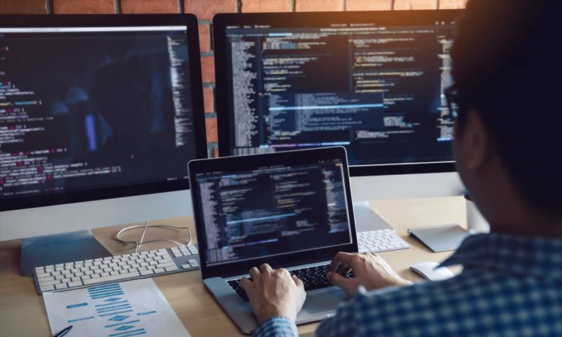 数据科学选型：R与Python如何赋能汝南县网站建设？